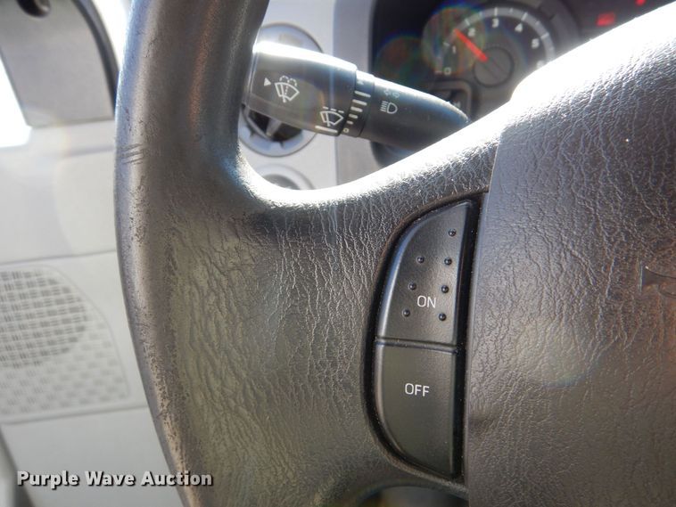 image for item MM9641 2013 Ford E450  shuttle bus