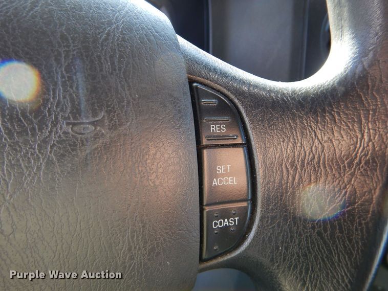 image for item MM9641 2013 Ford E450  shuttle bus