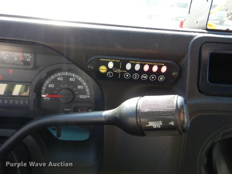 image for item MM9641 2013 Ford E450  shuttle bus