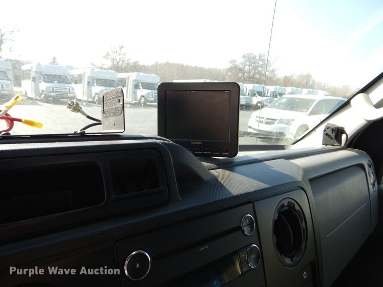 image for item MM9641 2013 Ford E450  shuttle bus