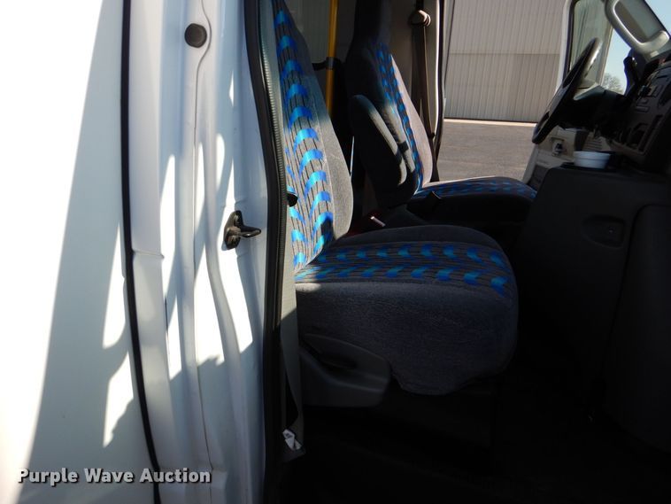 image for item MM9641 2013 Ford E450  shuttle bus