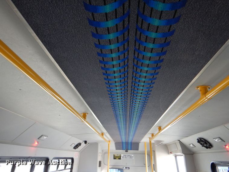 image for item MM9641 2013 Ford E450  shuttle bus