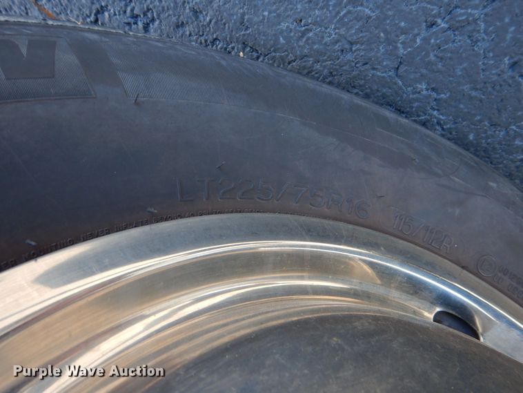 image for item MM9641 2013 Ford E450  shuttle bus