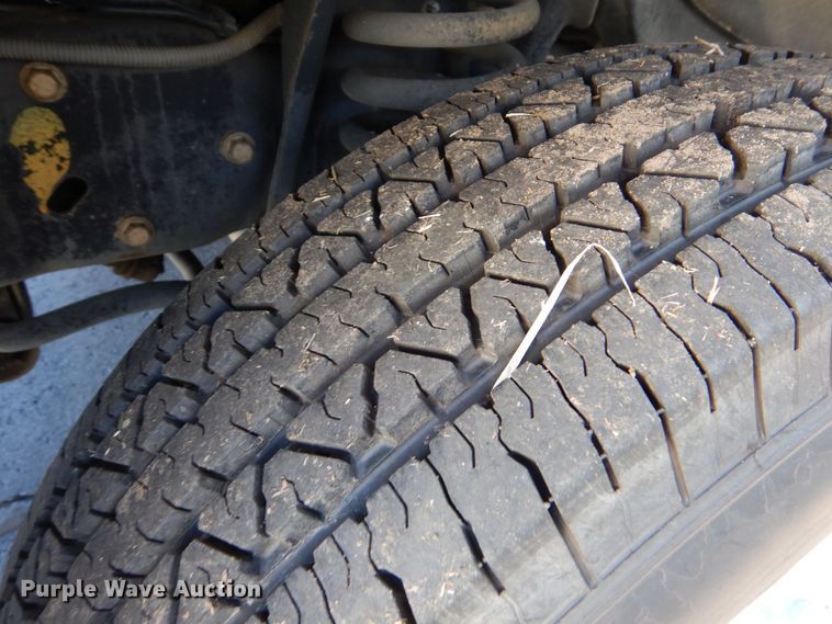 image for item MM9641 2013 Ford E450  shuttle bus