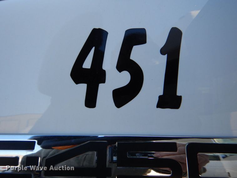 image for item MM9641 2013 Ford E450  shuttle bus