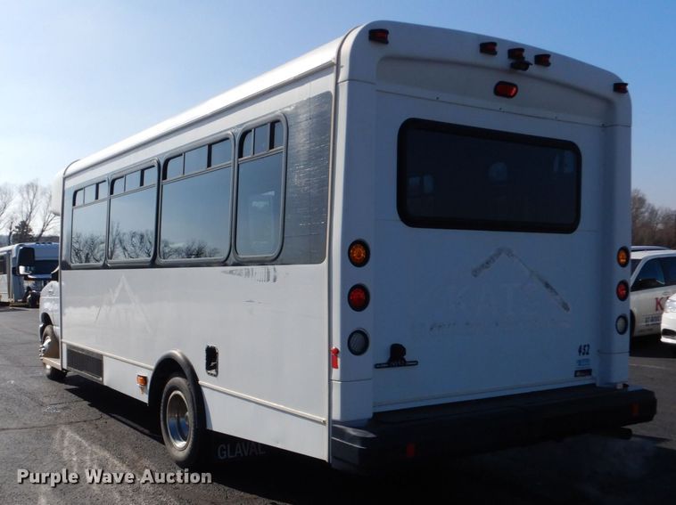 image for item MM9642 2013 Ford E450  shuttle bus