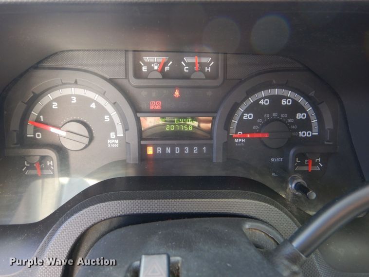 image for item MM9642 2013 Ford E450  shuttle bus