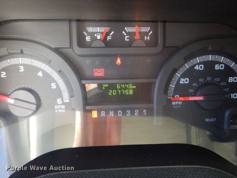 image for item MM9642 2013 Ford E450  shuttle bus