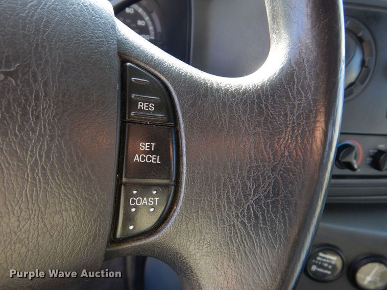 image for item MM9642 2013 Ford E450  shuttle bus