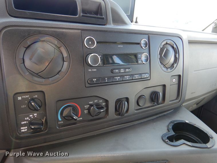 image for item MM9642 2013 Ford E450  shuttle bus