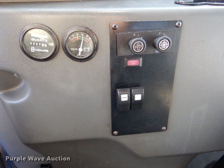 image for item MM9642 2013 Ford E450  shuttle bus