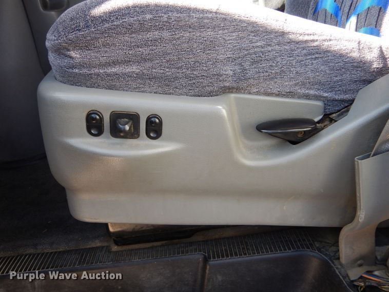 image for item MM9642 2013 Ford E450  shuttle bus