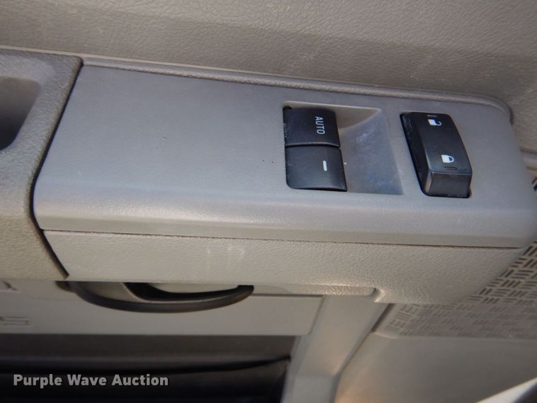 image for item MM9642 2013 Ford E450  shuttle bus