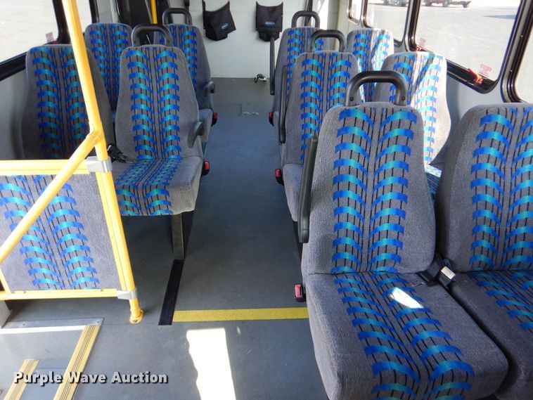 image for item MM9642 2013 Ford E450  shuttle bus