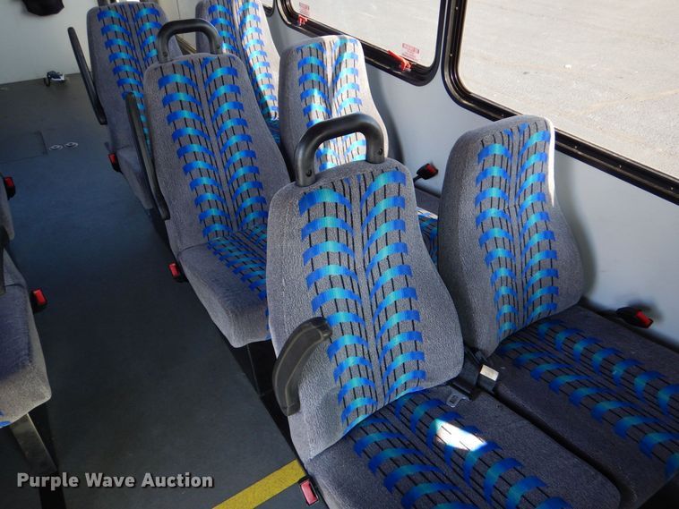 image for item MM9642 2013 Ford E450  shuttle bus