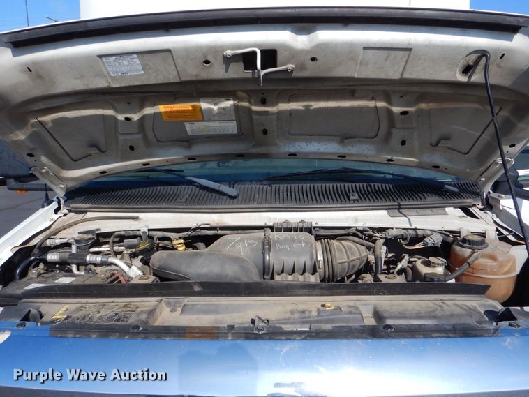 image for item MM9642 2013 Ford E450  shuttle bus