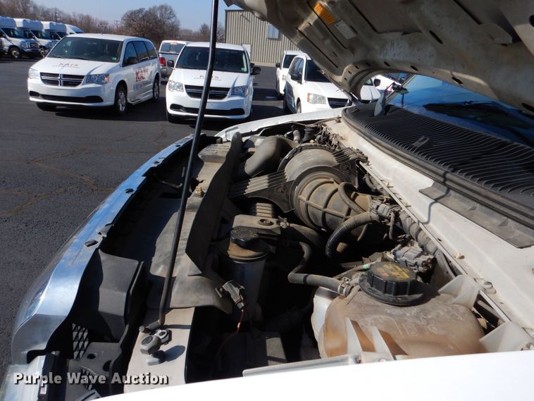 image for item MM9642 2013 Ford E450  shuttle bus