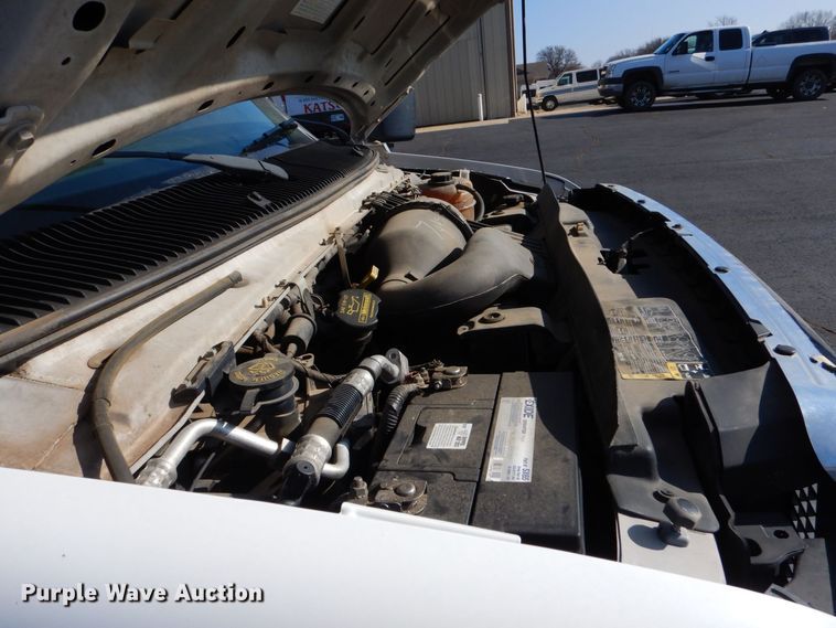 image for item MM9642 2013 Ford E450  shuttle bus