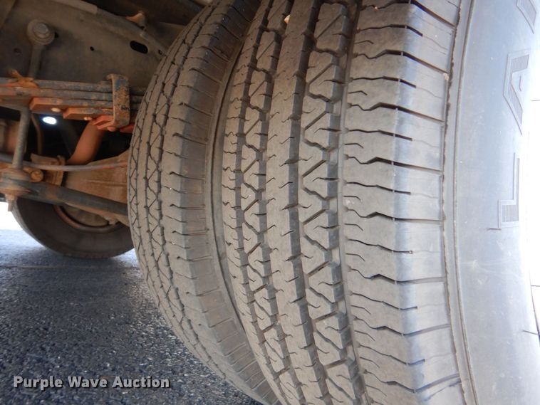 image for item MM9642 2013 Ford E450  shuttle bus