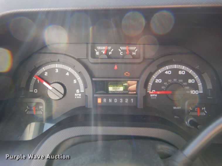 image for item MM9643 2013 Ford E450  shuttle bus