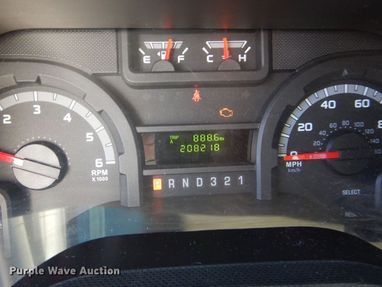 image for item MM9643 2013 Ford E450  shuttle bus