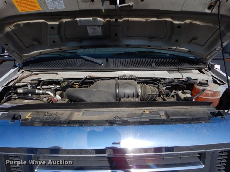 image for item MM9643 2013 Ford E450  shuttle bus