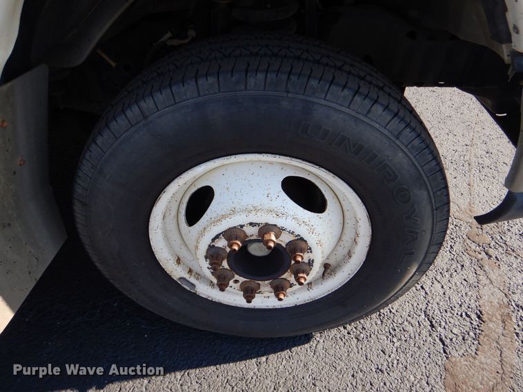 image for item MM9643 2013 Ford E450  shuttle bus