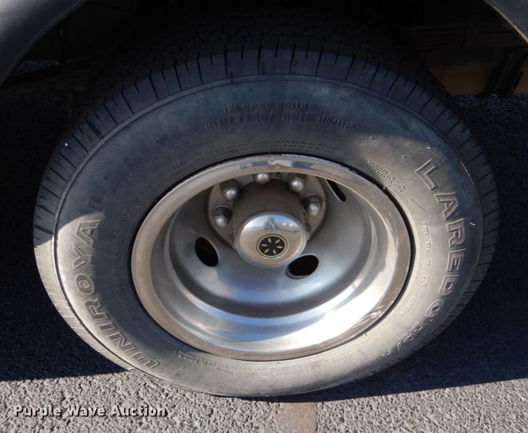 image for item MM9643 2013 Ford E450  shuttle bus