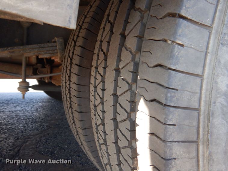 image for item MM9643 2013 Ford E450  shuttle bus