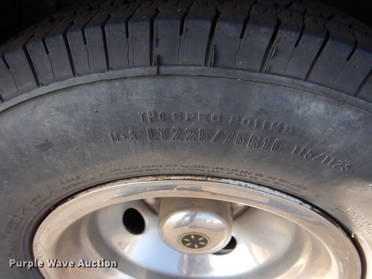 image for item MM9643 2013 Ford E450  shuttle bus