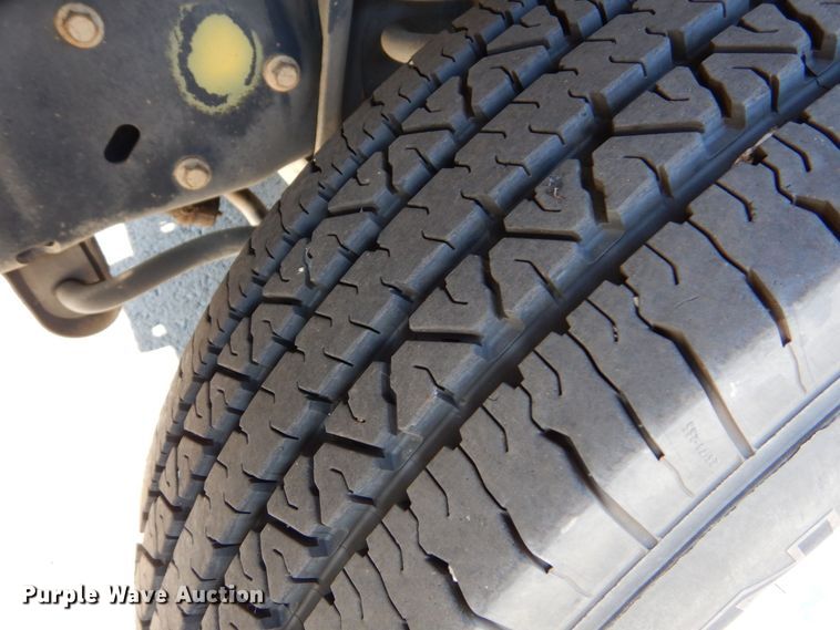 image for item MM9643 2013 Ford E450  shuttle bus