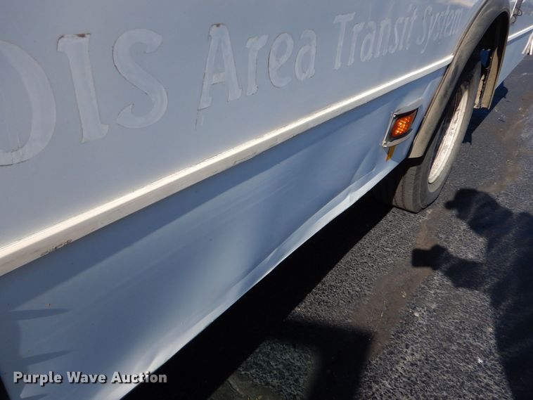 image for item MM9644 2013 Ford E450  shuttle bus