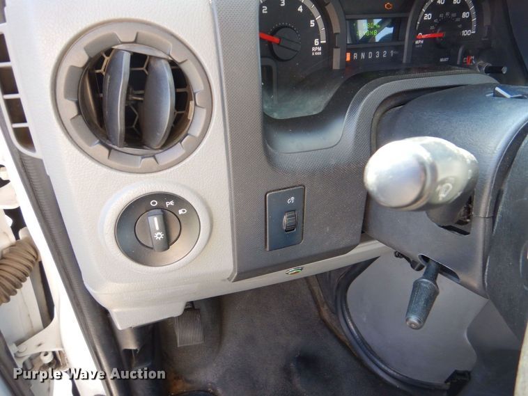 image for item MM9644 2013 Ford E450  shuttle bus