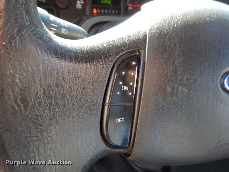 image for item MM9644 2013 Ford E450  shuttle bus