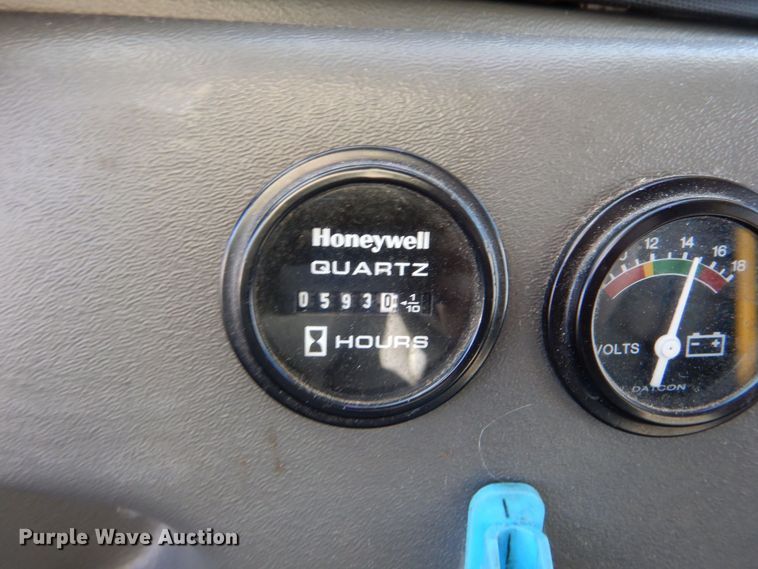 image for item MM9644 2013 Ford E450  shuttle bus