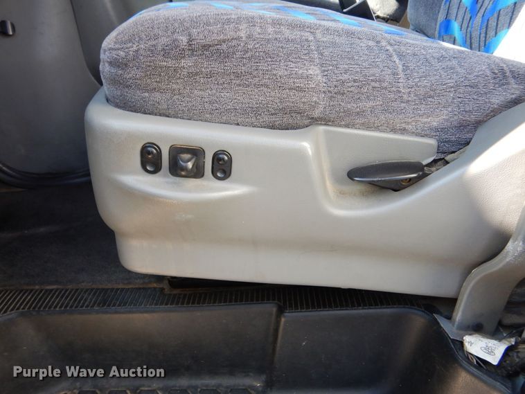 image for item MM9644 2013 Ford E450  shuttle bus