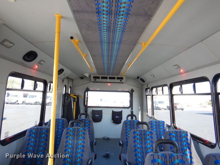 image for item MM9644 2013 Ford E450  shuttle bus