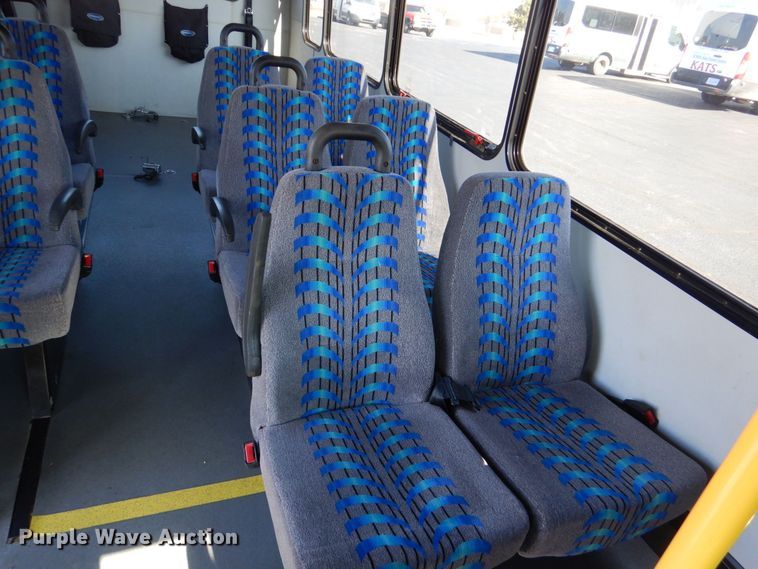 image for item MM9644 2013 Ford E450  shuttle bus