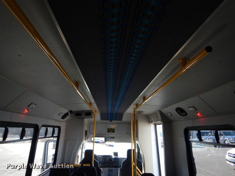 image for item MM9644 2013 Ford E450  shuttle bus