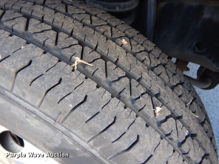 image for item MM9644 2013 Ford E450  shuttle bus