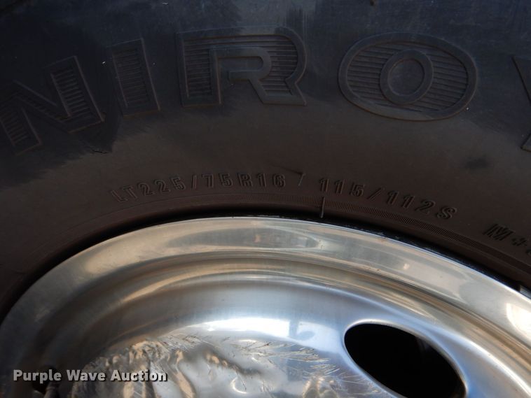 image for item MM9644 2013 Ford E450  shuttle bus