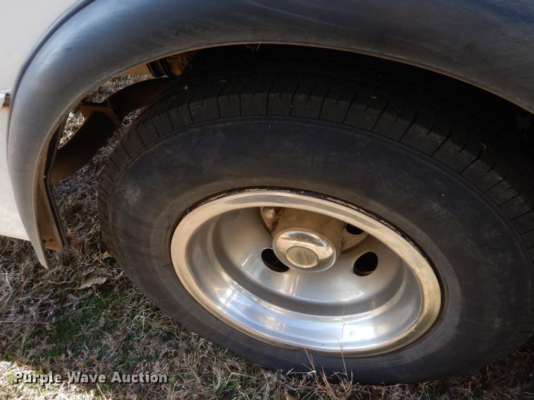 image for item MM9644 2013 Ford E450  shuttle bus