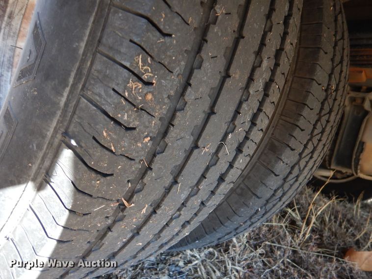 image for item MM9644 2013 Ford E450  shuttle bus