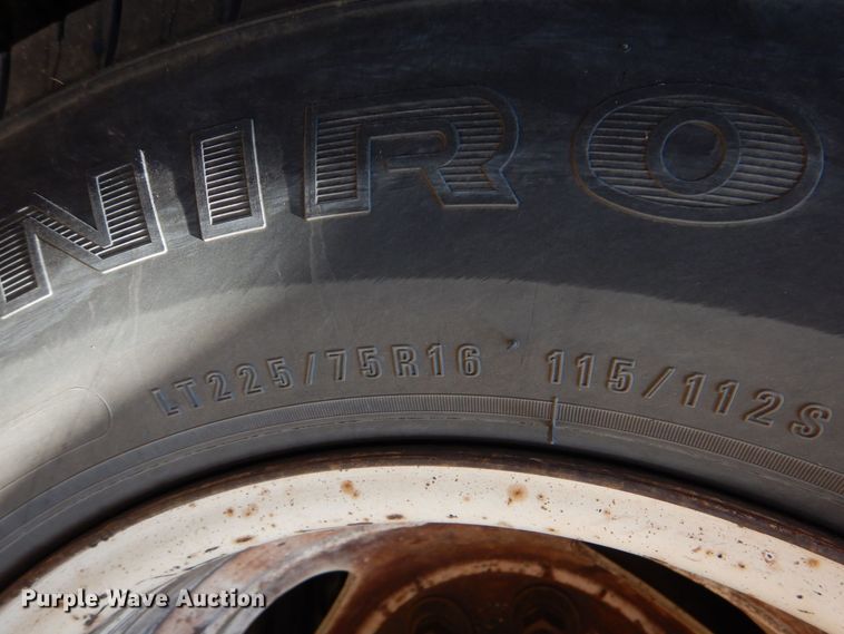 image for item MM9644 2013 Ford E450  shuttle bus