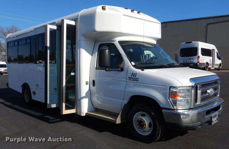 image for item MM9645 2014 Ford E450  shuttle bus