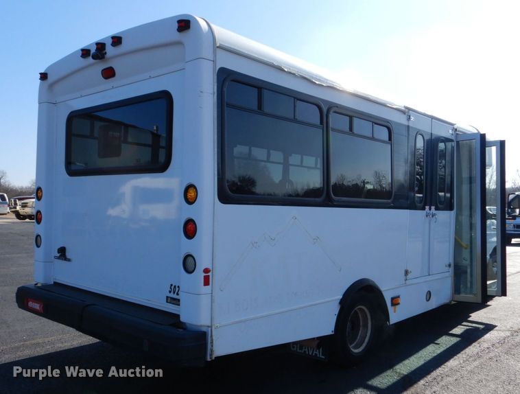 image for item MM9645 2014 Ford E450  shuttle bus