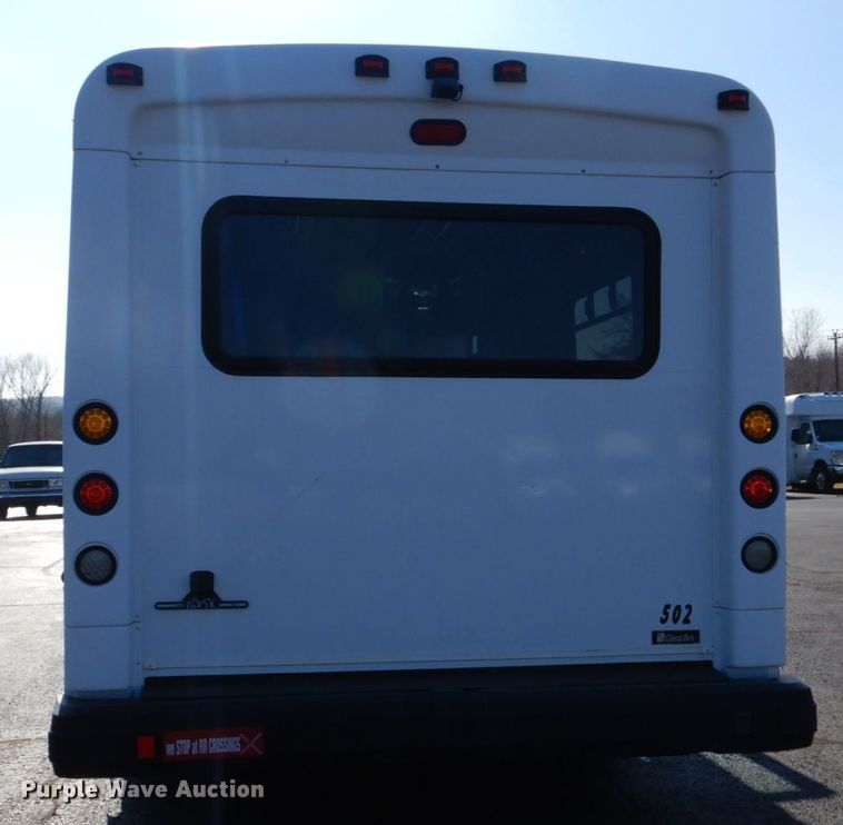 image for item MM9645 2014 Ford E450  shuttle bus