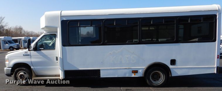 image for item MM9645 2014 Ford E450  shuttle bus