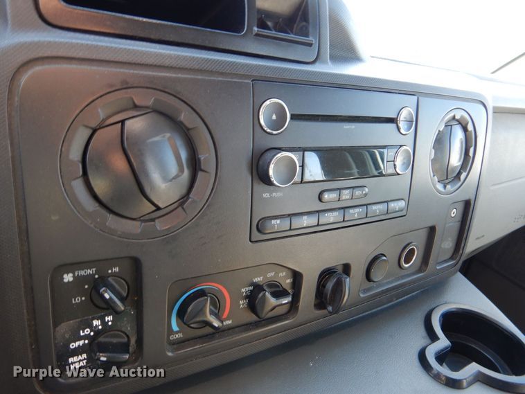 image for item MM9645 2014 Ford E450  shuttle bus