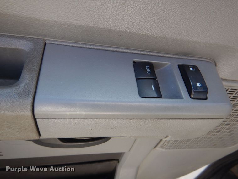 image for item MM9645 2014 Ford E450  shuttle bus